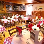 Planinska Koca Na Gozdu