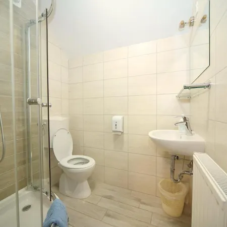 Pensjonat Planinska Koca Na Gozdu *