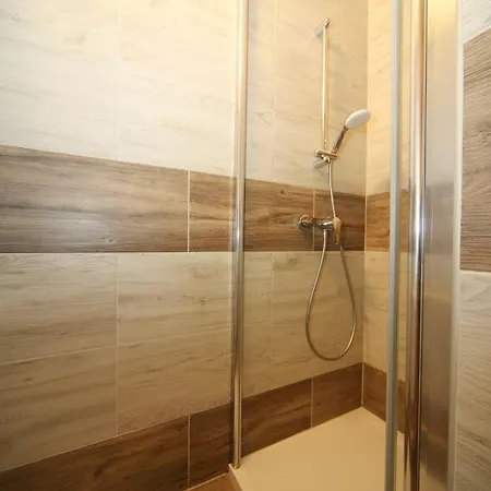 Planinska Koca Na Gozdu Pensjonat Kranjska Gora