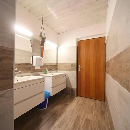 Planinska Koca Na Gozdu * Kranjska Gora