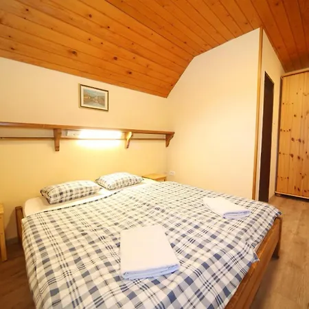 Planinska Koca Na Gozdu Affittacamere *