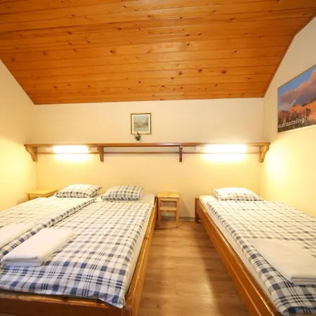 Pensjonat Planinska Koca Na Gozdu *