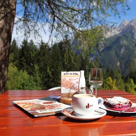 Planinska Koca Na Gozdu * Kranjska Gora