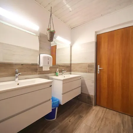 Affittacamere Planinska Koca Na Gozdu *