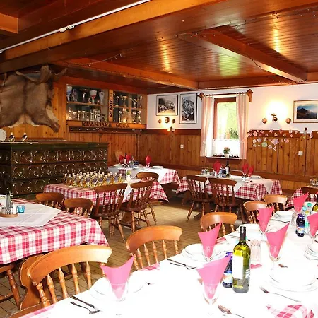 Planinska Koca Na Gozdu Gæstehus Kranjska Gora