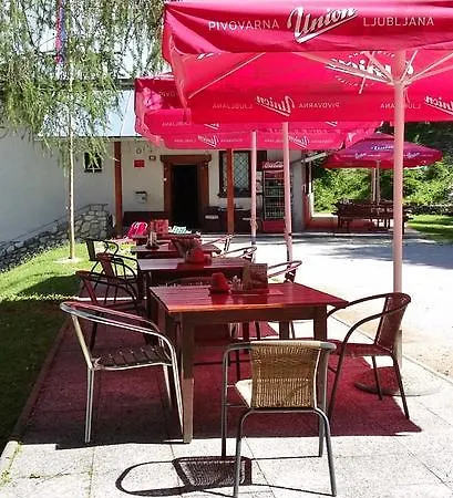 Planinska Koca Na Gozdu Kranjska Gora