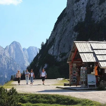 Planinska Koca Na Gozdu Affittacamere