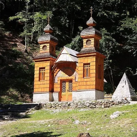 Planinska Koca Na Gozdu Gæstehus Kranjska Gora
