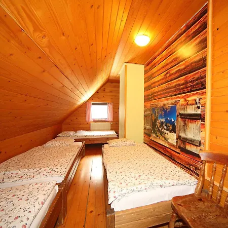 Planinska Koca Na Gozdu *