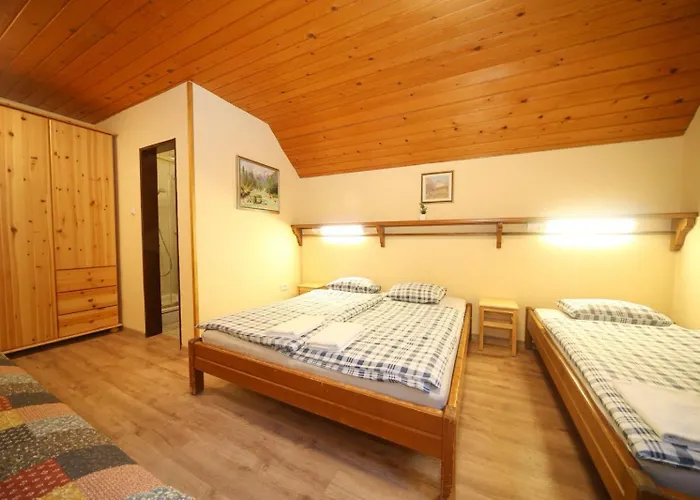 בית הארחה Planinska Koca Na Gozdu