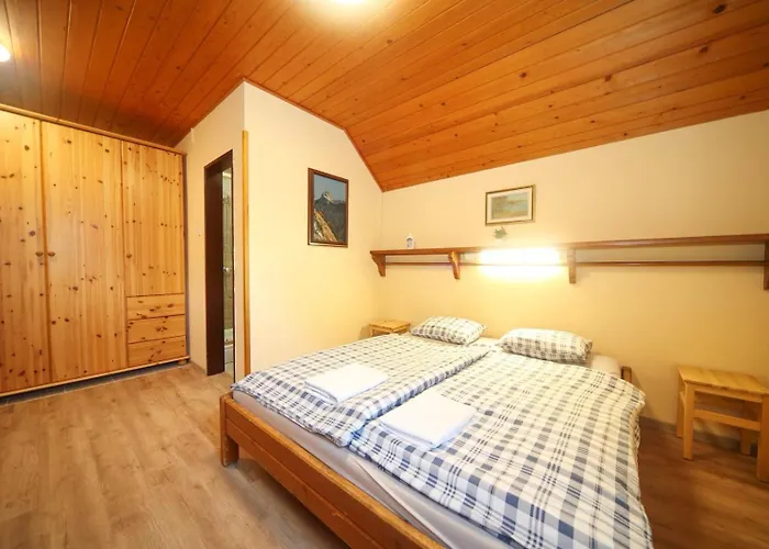 Planinska Koca Na Gozdu * Kranjska Gora