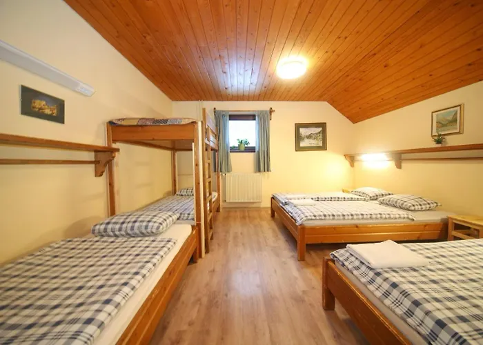 Hiša za goste Planinska Koca Na Gozdu *