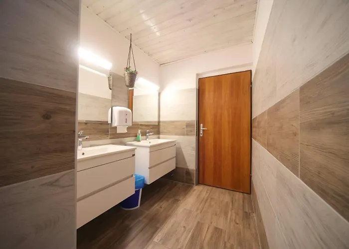 Planinska Koca Na Gozdu * Kranjska Gora