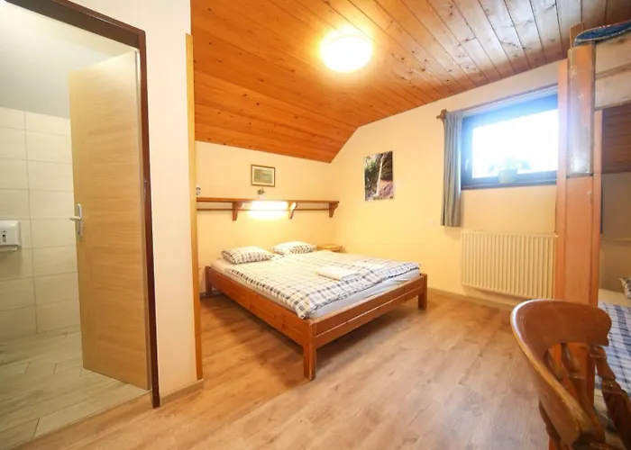 Konukevi Planinska Koca Na Gozdu