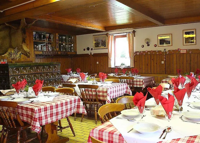 Planinska Koca Na Gozdu * Kranjska Gora