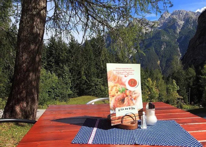 Planinska Koca Na Gozdu Kranjska Gora