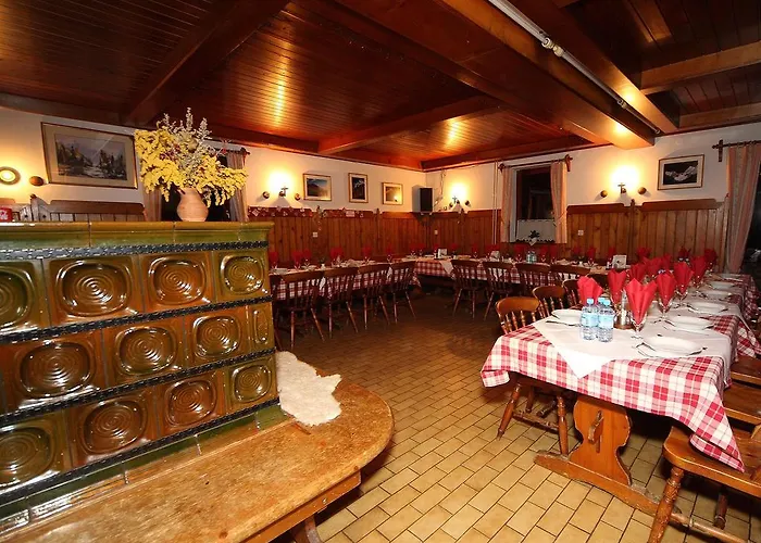 Planinska Koca Na Gozdu