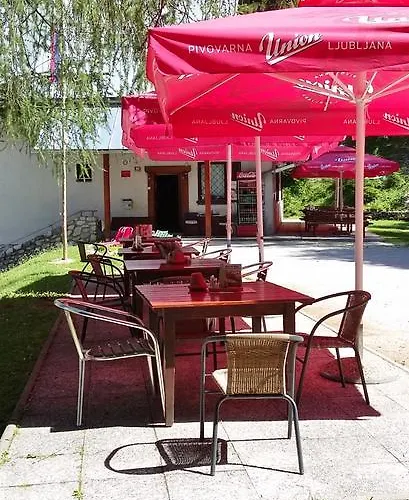Planinska Koca Na Gozdu Kranjska Gora