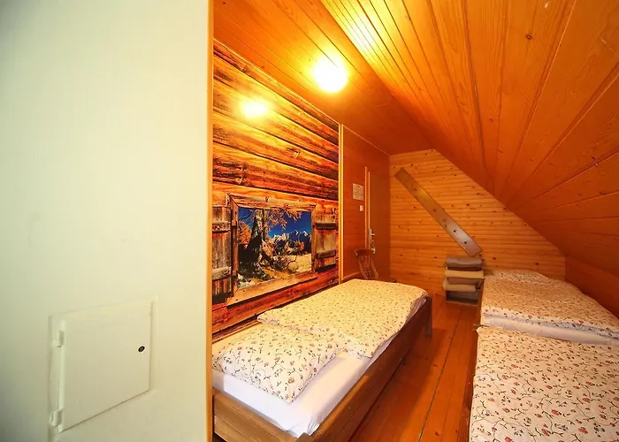 בית הארחה Planinska Koca Na Gozdu