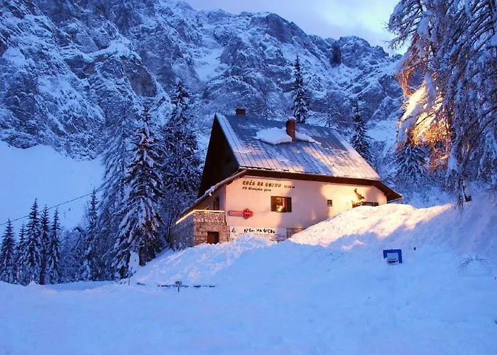 Planinska Koca Na Gozdu